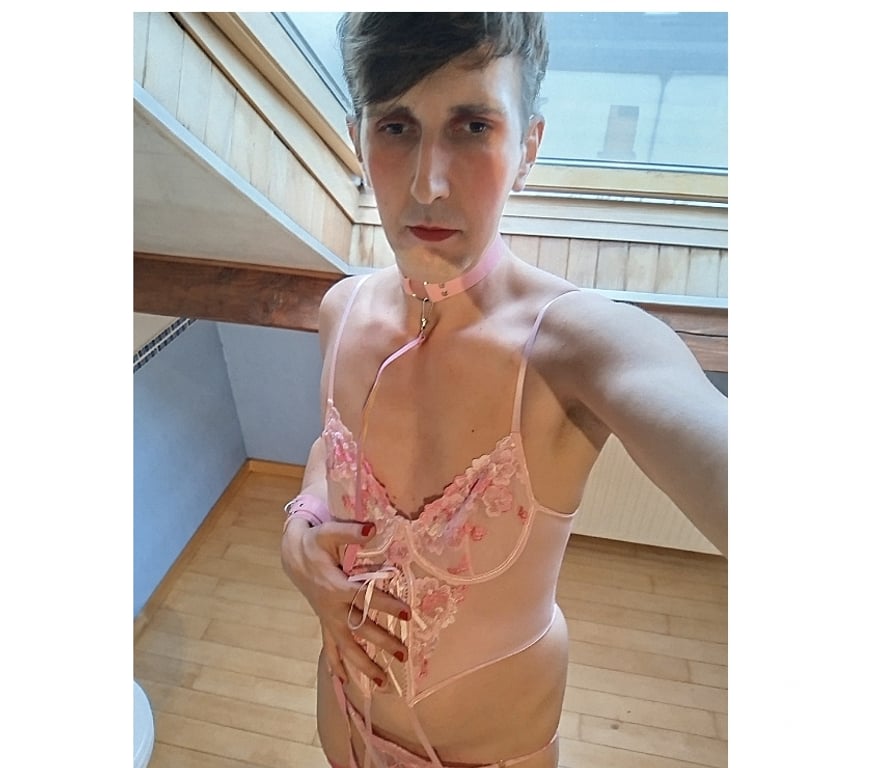 Gay Charleroi Charleroi-Centrum - Photos Vivastreet salope soumise en cage prête à être défoncée