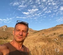 Homme libre pour couple