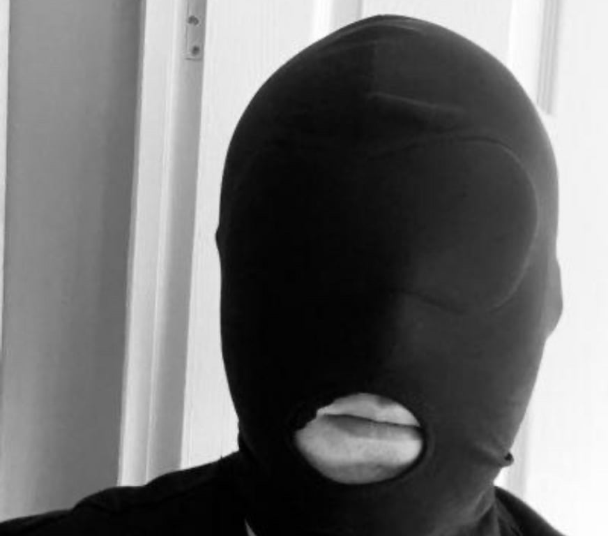 Gay Molenbeek-Saint-Jean - Photos Vivastreet Videcouilles cagoulé entièrement