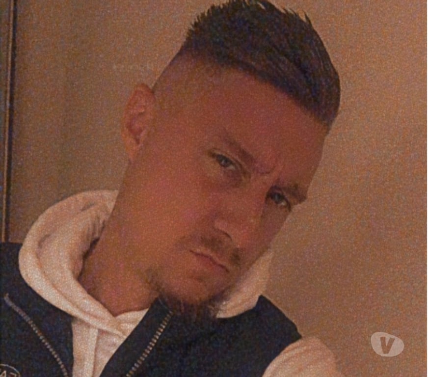 Gay Charleroi Charleroi-Centrum - Photos Vivastreet Passif masculin , pour actif masculin