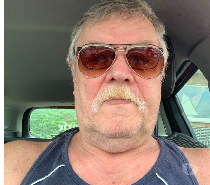 exhib Braine-l'Alleud Braine-l'Alleud-Centrum - Photos Vivastreet homme d'age mure non vénal