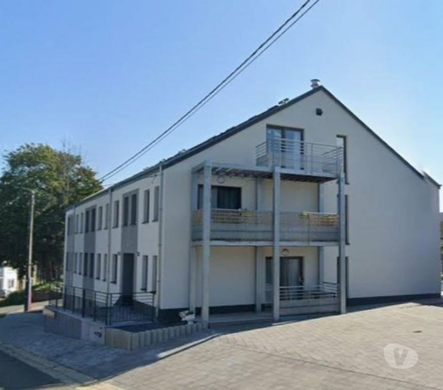 Location appartement Baillamont - Photos Vivastreet BIEVRE : studio +- 30m², terrasse.