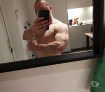 Charmant sportif recherche un couple ou une femme seule