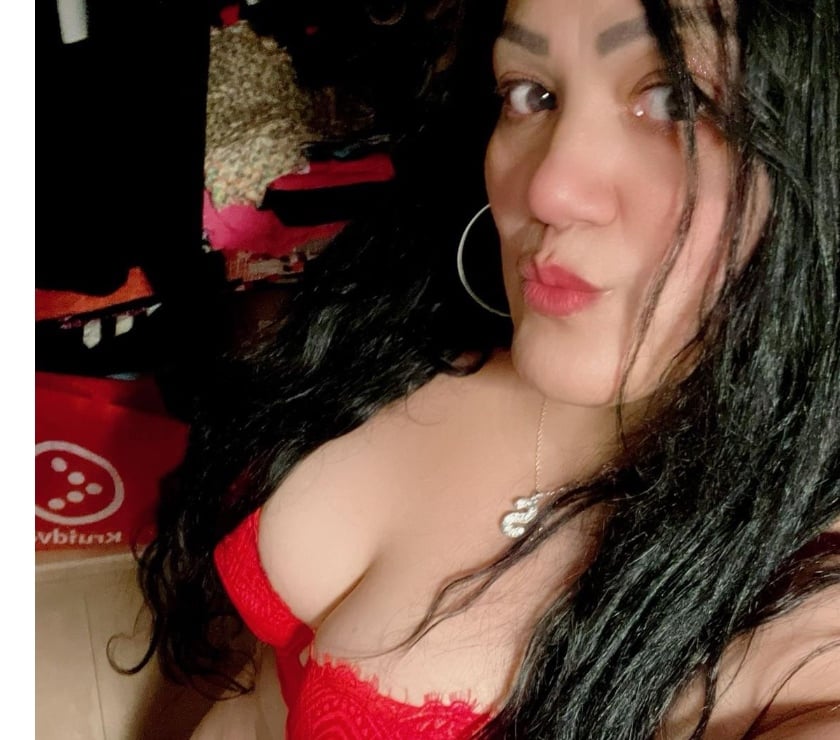 Bárbara massagem tantra