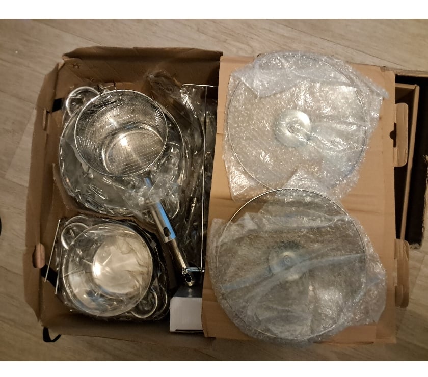 Meubles & Décoration Liège-Centrum Liège - Photos Vivastreet ENSEMBLE DE CASSEROLES + COUVERCLES