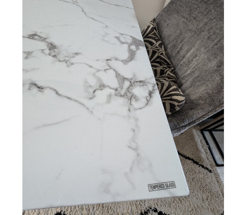 Meubles & Décoration Liège Liège-Centrum - Photos Vivastreet TABLE SALLE A MANGER - En verre marbré