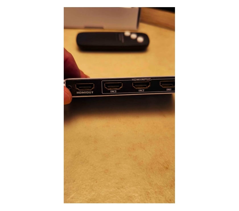 Jeux vidéo & consoles Leuze-en-Hainaut Grandmetz - Photos Vivastreet Switch hdmi 4k avec télécommande