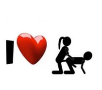 Homme recherche femme qui aime jouer avec un gode-ceinture