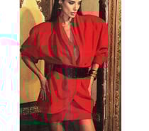 Femme arabe ou europeenne pour gentleman black