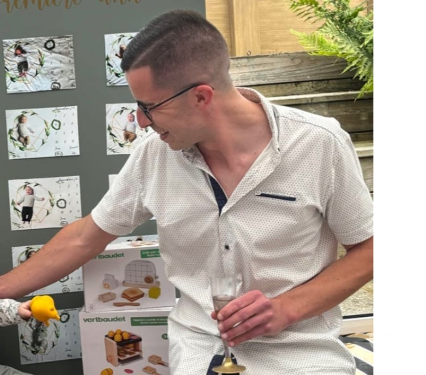 Hommes > Femmes Charleroi Charleroi-Centrum - Photos Vivastreet Beau jeune homme disponible