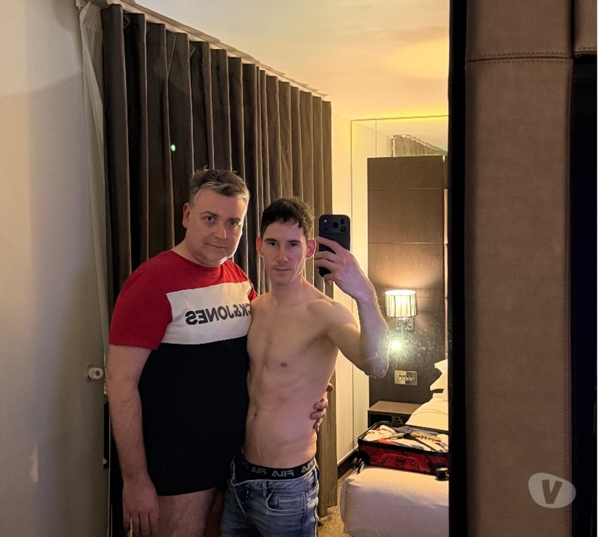 Gay Charleroi Charleroi-Centrum - Photos Vivastreet Trio ( 24 à 41 ans )