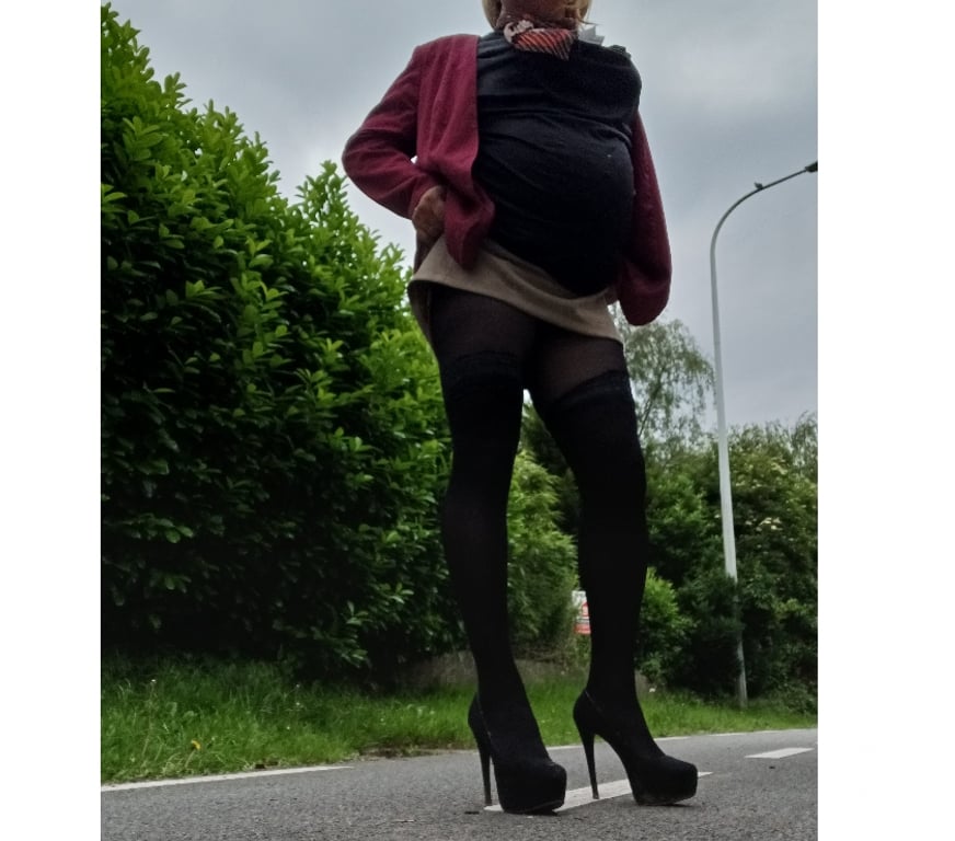 Gay Hannut - Photos Vivastreet Qui libre ce dimanche pour boire un verre