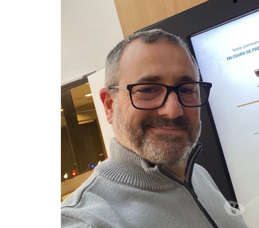 exhib Ottignies-Louvain-la-Neuve Louvain-la-Neuve - Photos Vivastreet Nu dans ma voiture parking esplanade LLN