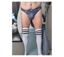 Qui je suce et me baise chez moi la nuit?