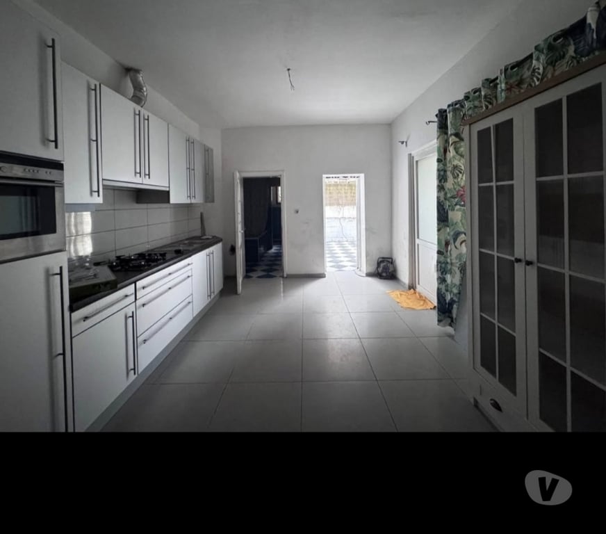 Appartement a vendre Molenbeek-Saint-Jean - Photos Vivastreet Rez-de-chaussée commercial et appartement arrière Simonis