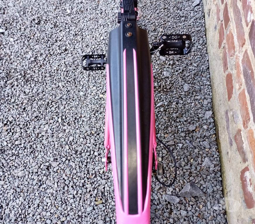 Matériel de sport Braine-le-Comte - Photos Vivastreet Vélo enfant 6 - 9 ans parfait état 6 vitesses