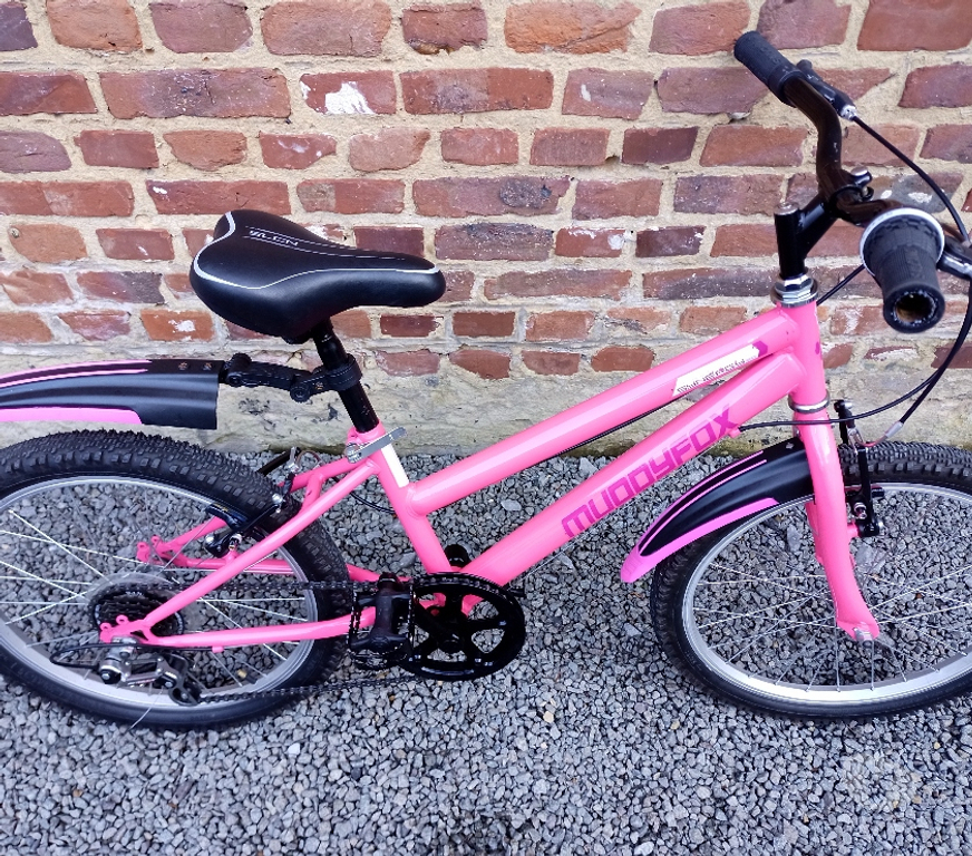 Matériel de sport Braine-le-Comte - Photos Vivastreet Vélo enfant 6 - 9 ans parfait état 6 vitesses