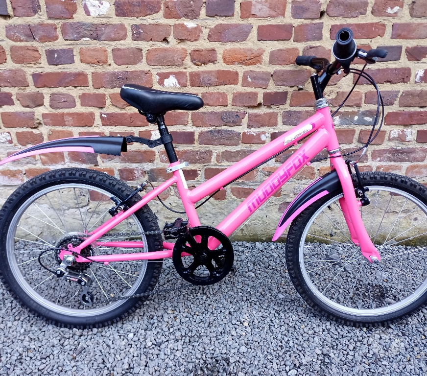 Matériel de sport Braine-le-Comte - Photos Vivastreet Vélo enfant 6 - 9 ans parfait état 6 vitesses