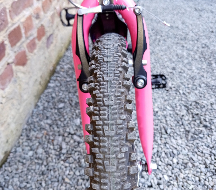 Matériel de sport Braine-le-Comte - Photos Vivastreet Vélo enfant 6 - 9 ans parfait état 6 vitesses