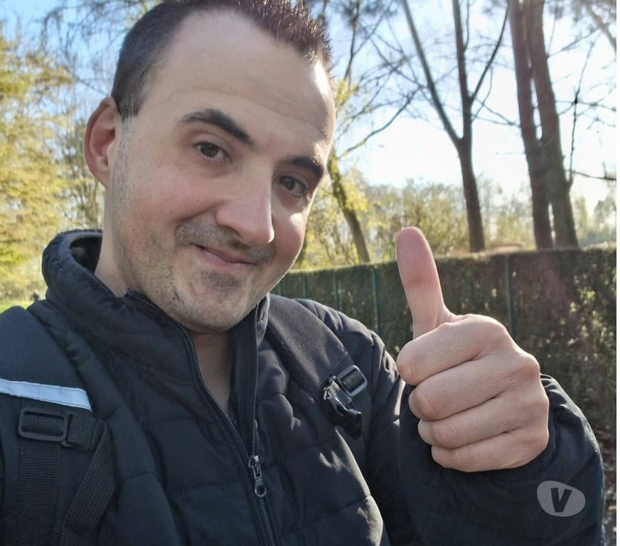 Hommes > Femmes Mouscron Mouscron-Centrum - Photos Vivastreet Je recherche à faire connaissance voir plus si affinités :