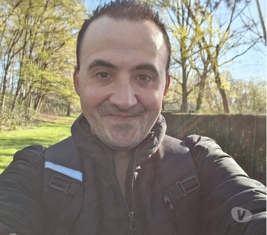 Hommes > Femmes Mouscron Mouscron-Centrum - Photos Vivastreet Je recherche à faire connaissance voir plus si affinités :