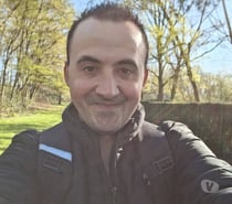 Je recherche à faire connaissance voir plus si affinités :