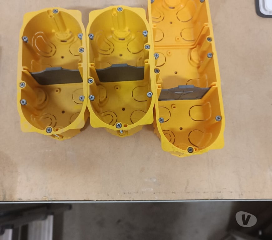  La Louvière - Photos Vivastreet A vendre matériel électrique