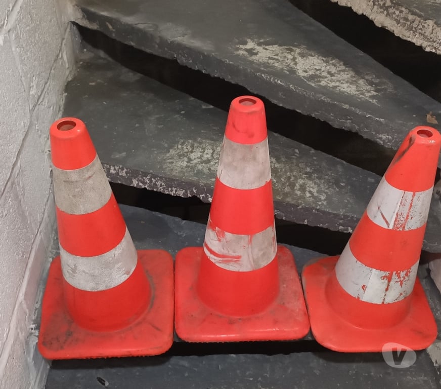  La Louvière - Photos Vivastreet Cône de chantier