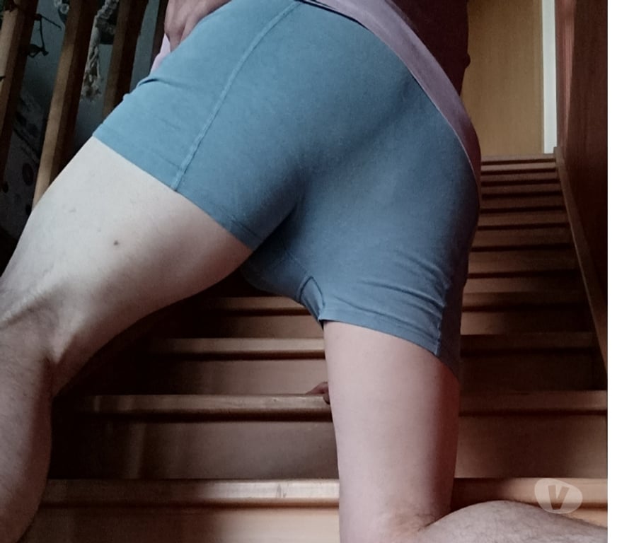 Gay Autre-Église - Photos Vivastreet J'attend cul nu et dispo au salon. Qui vient me calmer ?