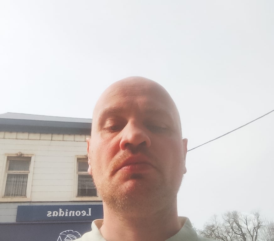 Hommes > Femmes La Louvière - Photos Vivastreet David je recherche une relation sérieuse et motivée