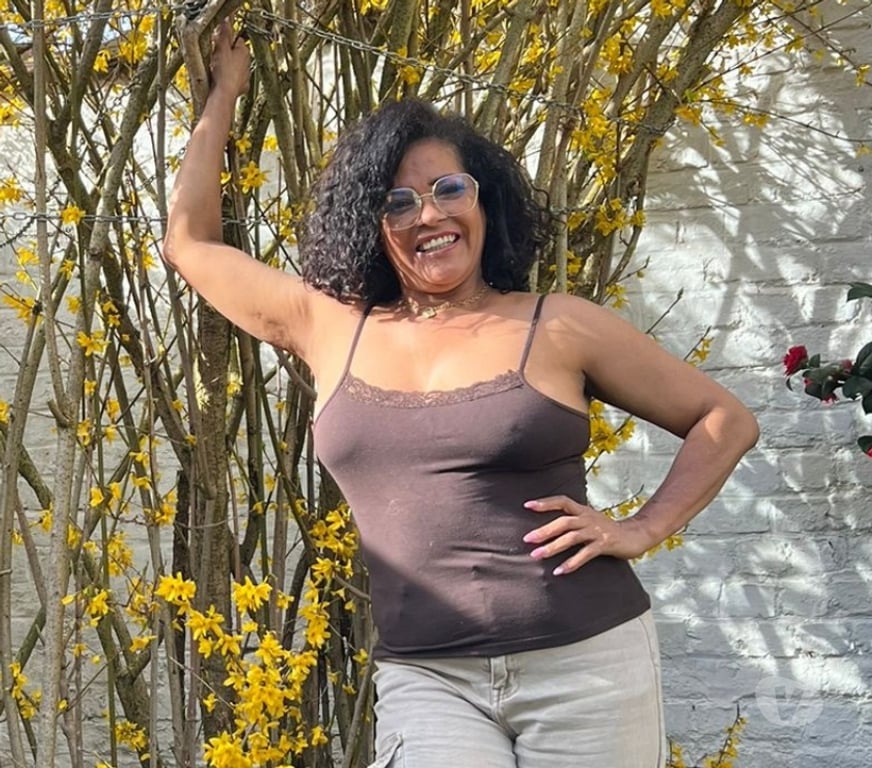 Escort Anderlecht - Photos Vivastreet Dalila femme mure et sexy WAPP 0465 91 26 56