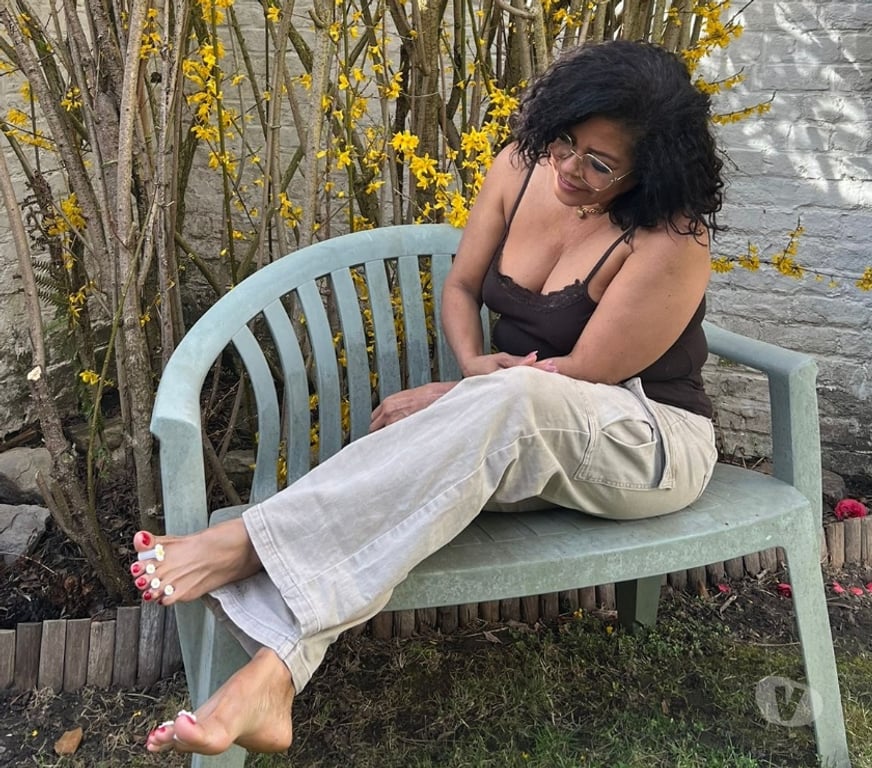 Escort Anderlecht - Photos Vivastreet Dalila femme mure et sexy WAPP 0465 91 26 56