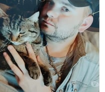 Coucou et quoi personnes veut se faire sucer ici?