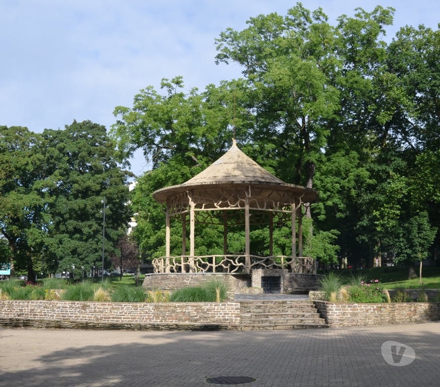Gay Charleroi Charleroi-Centrum - Photos Vivastreet Je recherche un gars clean pour le sucer avaler max 30ans