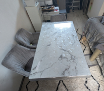 TABLE EN VERRE MARBRE