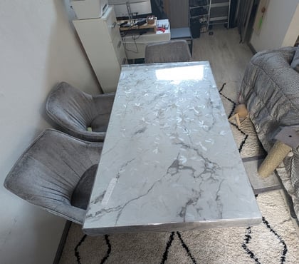 Meubles & Décoration Liège-Centrum Liège - Photos Vivastreet TABLE EN VERRE MARBRE