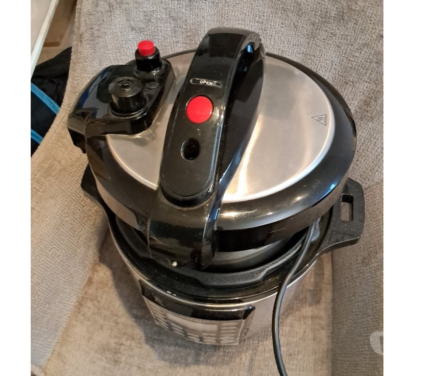 Meubles & Décoration Liège Liège-Centrum - Photos Vivastreet MULTI-CUISEUR ELECTRIQUE