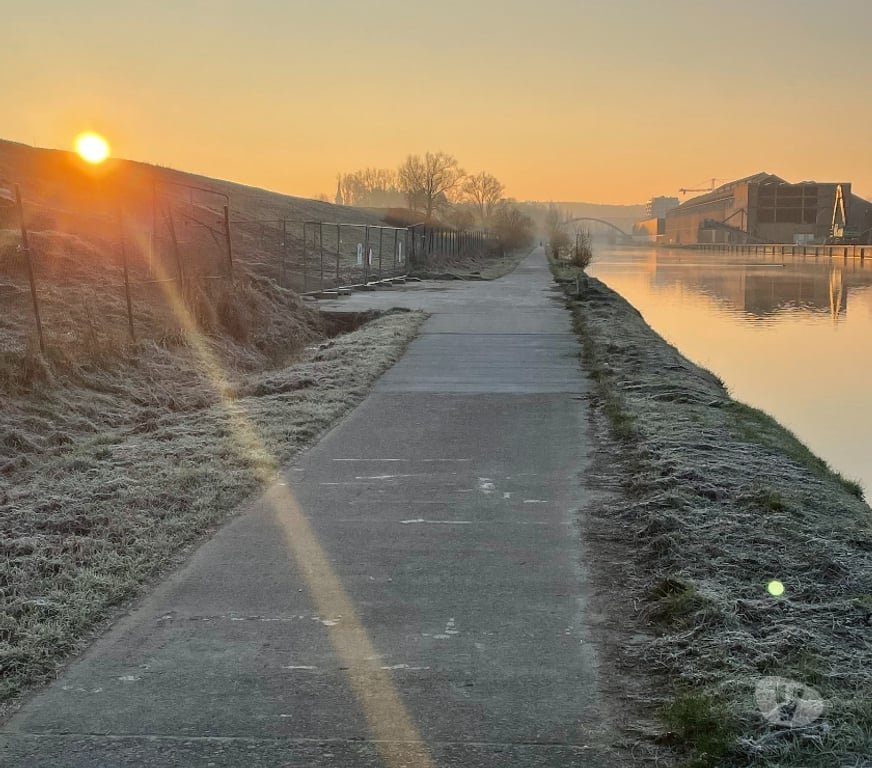 Gay Tubize - Photos Vivastreet RAVEL... LE LONG DU CANAL...