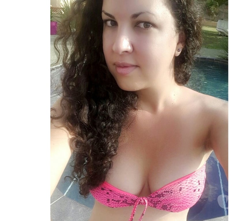 Escort Aubange Athus - Photos Vivastreet Trans Ferrari de passage a Athus.