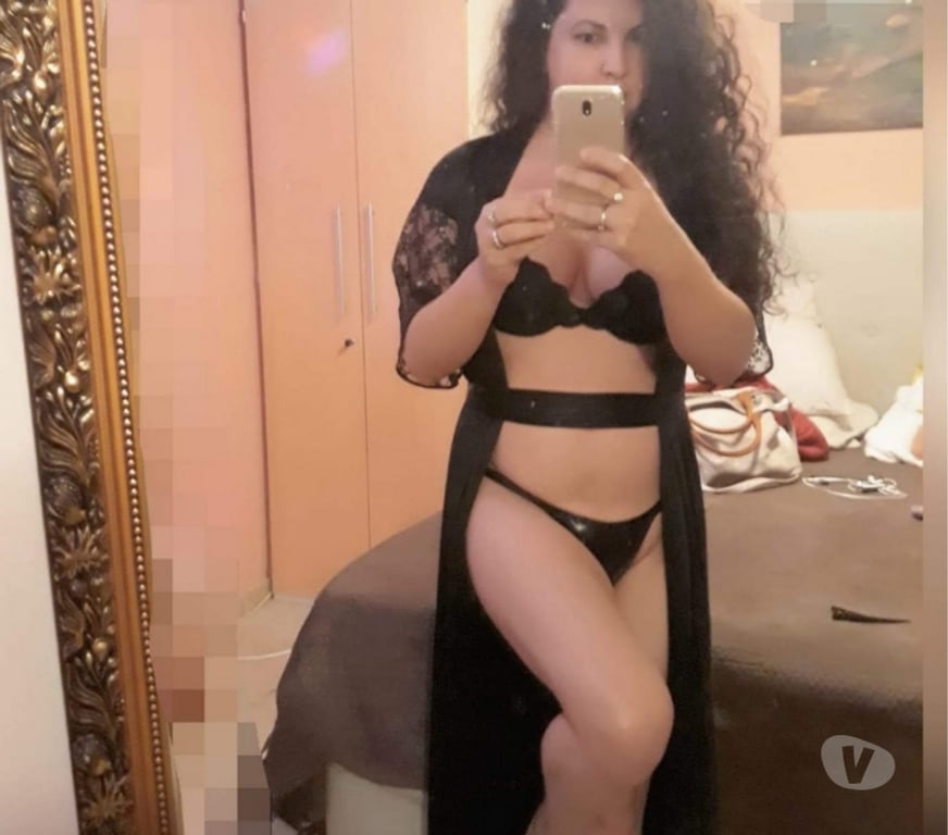 Escort Aubange Athus - Photos Vivastreet Trans Ferrari de passage a Athus.