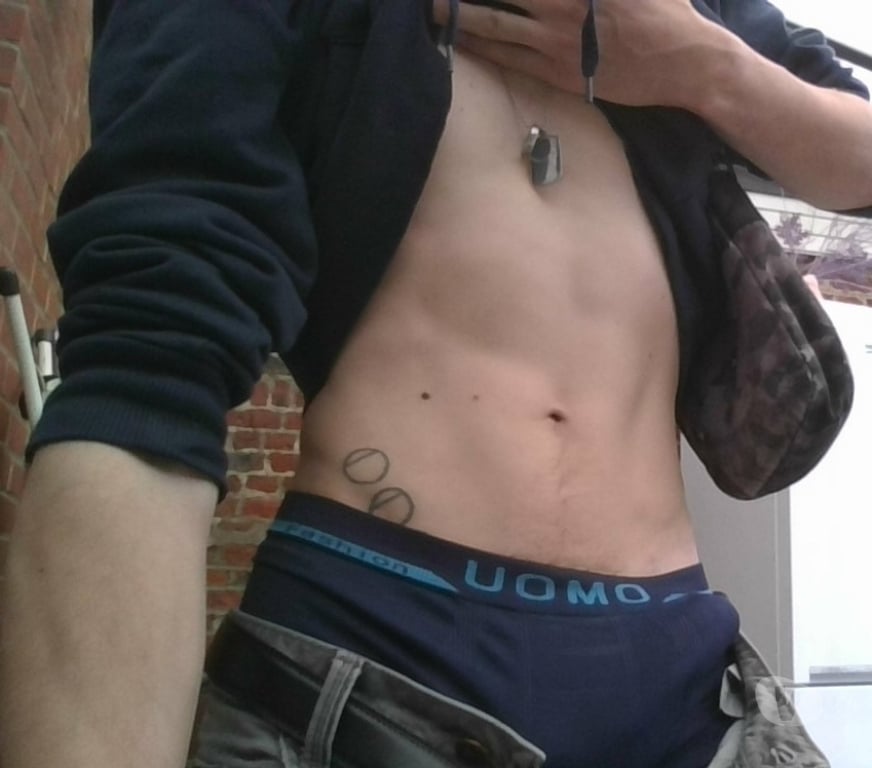 Hommes > Femmes Binche Binche-Centrum - Photos Vivastreet de l attention et plaisir