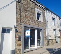 Photos Vivastreet Paliseul : maison de commerce proche du centre.