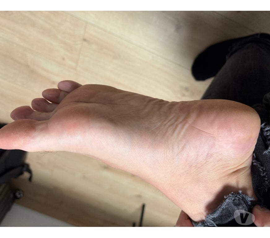 Gay Liège Liège-Centrum - Photos Vivastreet Fétichiste des pieds , talon chaussure ouverte