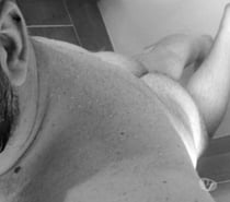 Qui me suce et leche mes boules? Now