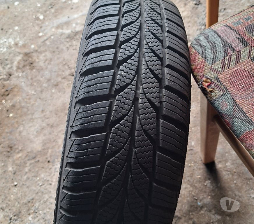 Pièces et services auto Seraing Jemeppe - Photos Vivastreet 4 pneus comme neuve 4 saisons -155-65-14- avec jantes