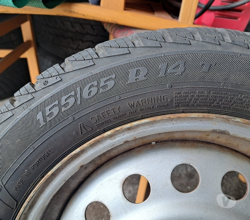 Pièces et services auto Seraing Jemeppe - Photos Vivastreet 4 pneus comme neuve 4 saisons -155-65-14- avec jantes