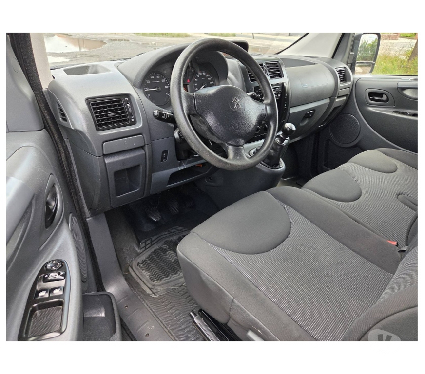 Véhicules commerciaux & utilitaires d'occasion Pont-de-Loup - Photos Vivastreet Peugeot Expert 9places Minibus 2.0hdi 130cv 94kw Airco Cruis