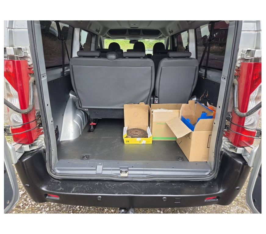 Véhicules commerciaux & utilitaires d'occasion Pont-de-Loup - Photos Vivastreet Peugeot Expert 9places Minibus 2.0hdi 130cv 94kw Airco Cruis