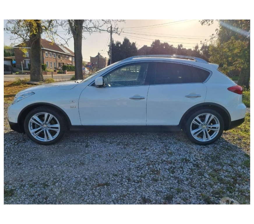 Voiture à vendre Pont-de-Loup - Photos Vivastreet INFINITI QX50 3.0D v6 239cv 83000km Cuir Gps Ac Jantes alu