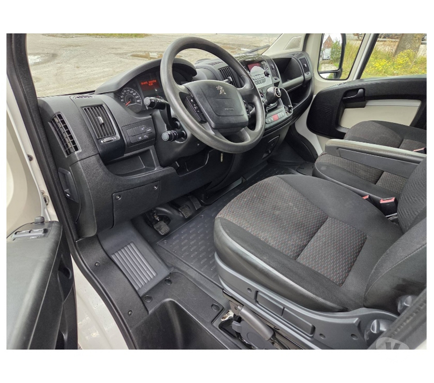 Véhicules commerciaux & utilitaires d'occasion Pont-de-Loup - Photos Vivastreet Peugeot Boxer L3h2 Double Cabine 7Places 2.2hdi 131cv 96kw..